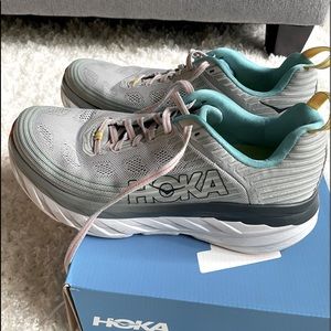 COPY - Womens Hoka One One Bondi 6 size 10.5